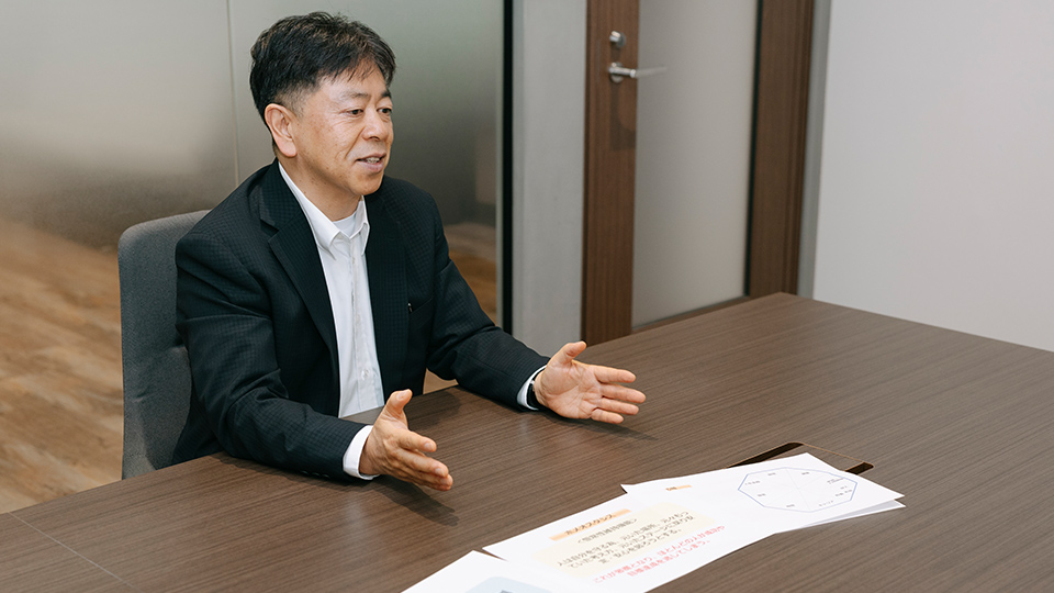 「コーチ」ではなく、
成果を共に追い求める「伴走者」であること